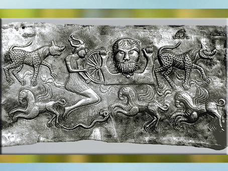 D'après un dieu barbu et roue, chaudron de Gundestrup, métal, or et argent, Ier siècle avjc, Danemark, art celte, âge du Fer. (Marsailly/Blogostelle)