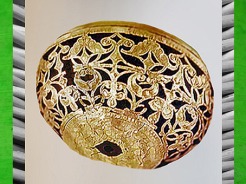 D'après un bol en bois retravaillé à la feuille d'or, IVe siècle avjc, Gaule celtique, âge du Fer. (Marsailly/Blogostelle)