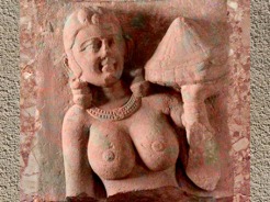 D'après un buste féminin, vers IIe siècle apjc, école de Mathurâ, dynastie Kushâna, Uttar Pradesh, Inde du Nord. (Marsailly/Blogostelle)