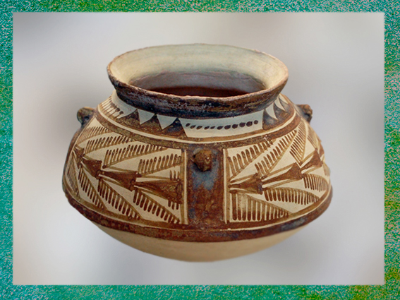 DD'après un vase caréné, motifs plumes, vers 4200-3800 avjc, Suse, Iran actuel, période néolithique, Orient ancien. (Marsailly/Blogostelle)