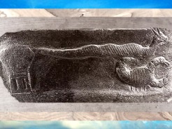 D'après le Serpent Cornu et le Scorpion auprès d'un autel chthonien, Kudurru du roi Meli-Shipak II, 1186–1172 avjc, dynastie Kassite, Babylone, butin de Suse. (Marsailly/Blogostelle)