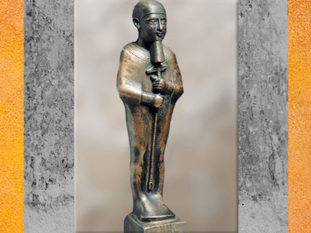 D’après le dieu Ptah, dédicace de Hapiy, statuette en bronze, vers 663-332 avjc, Basse époque, Égypte Ancienne. (Marsailly/Blogostelle)  